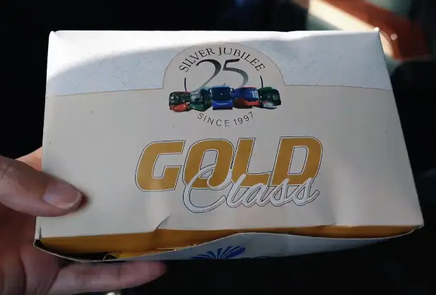gold class lunch box